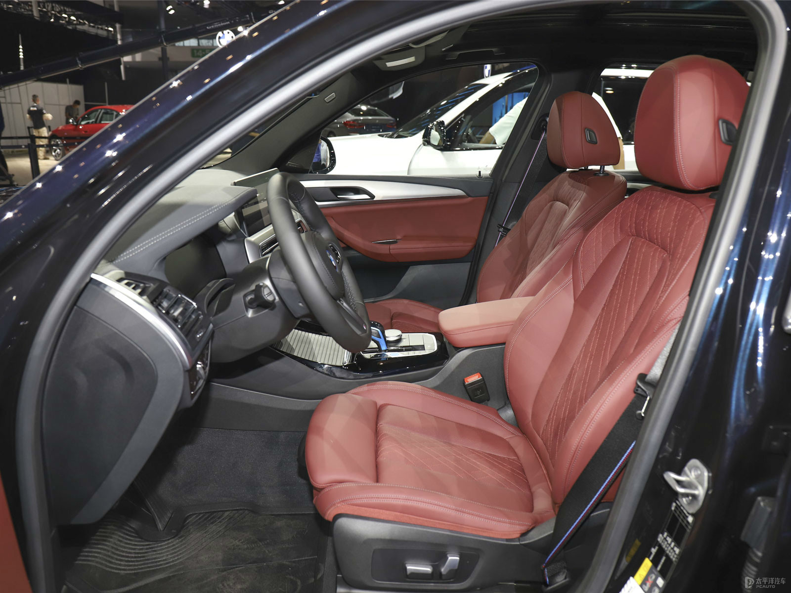 宝马iX3 2021款改款创领型 科技与豪华融合的内饰体验